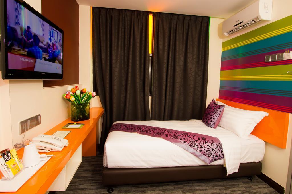 Baguss Hotel And Serviced Apartment ยะโฮร์บาห์รู ภายนอก รูปภาพ