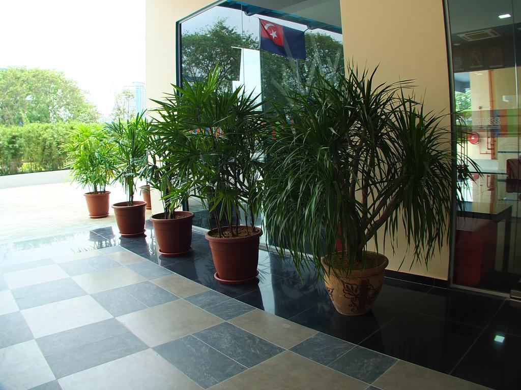 Baguss Hotel And Serviced Apartment ยะโฮร์บาห์รู ภายนอก รูปภาพ