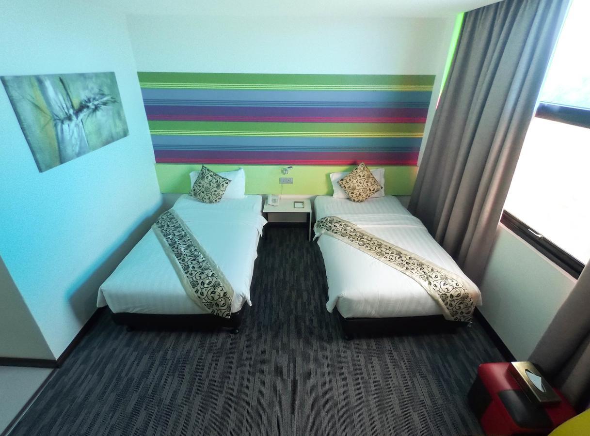 Baguss Hotel And Serviced Apartment ยะโฮร์บาห์รู ภายนอก รูปภาพ