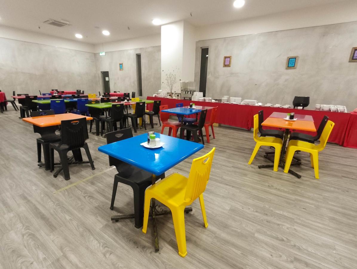 Baguss Hotel And Serviced Apartment ยะโฮร์บาห์รู ภายนอก รูปภาพ