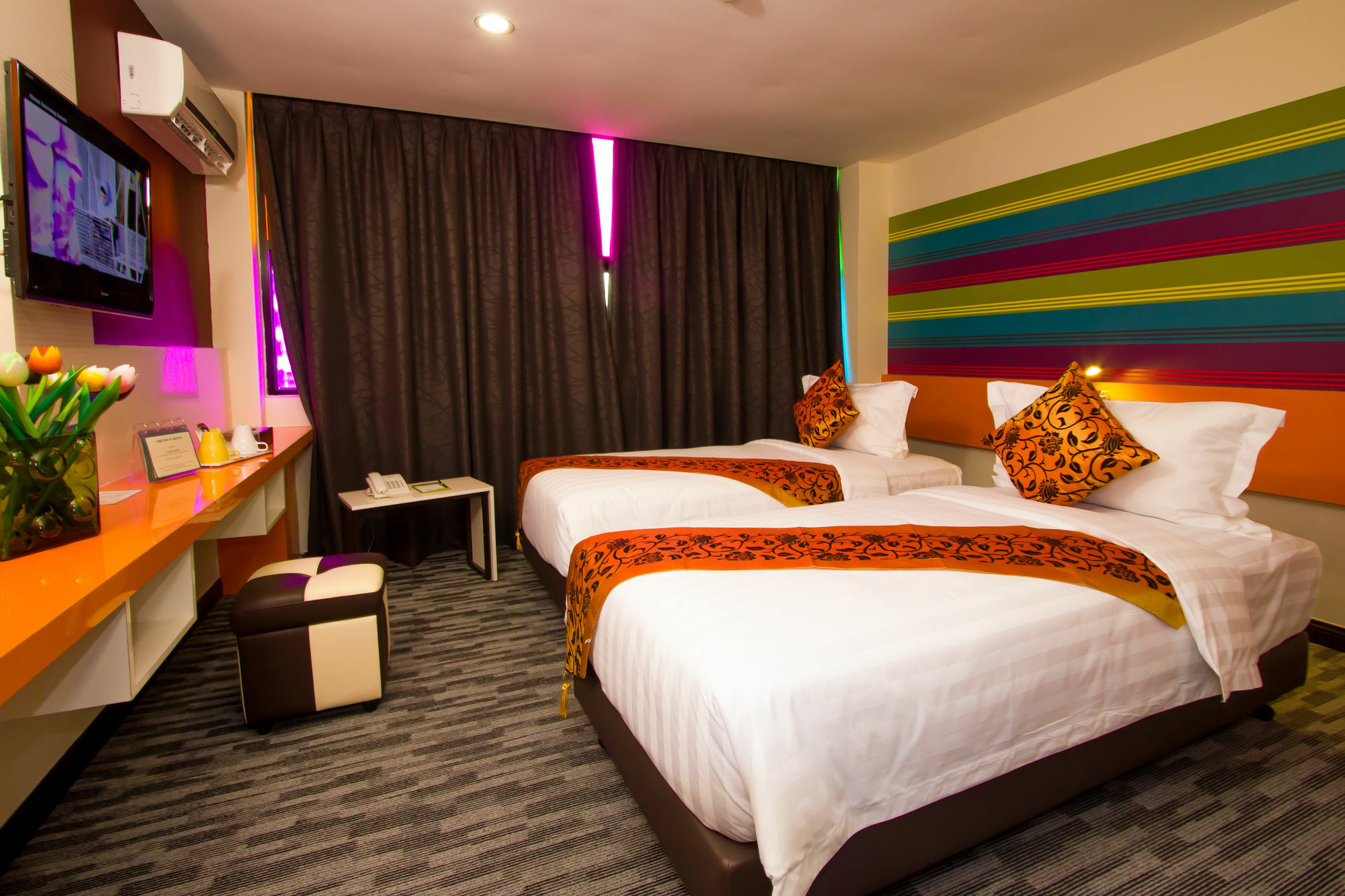 Baguss Hotel And Serviced Apartment ยะโฮร์บาห์รู ภายนอก รูปภาพ
