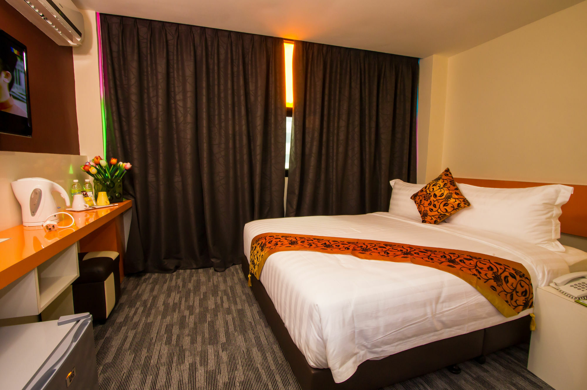 Baguss Hotel And Serviced Apartment ยะโฮร์บาห์รู ภายนอก รูปภาพ
